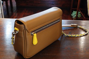 チェーンベルト　ショルダーバッグ