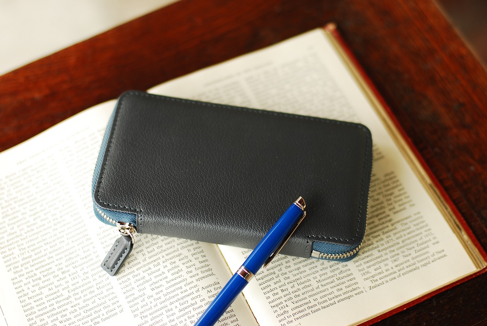 レザーペンケース』オーダーご依頼に合わせて、色々なパターンでお作り  