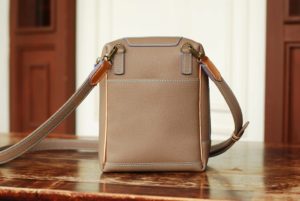 shoulderbag
