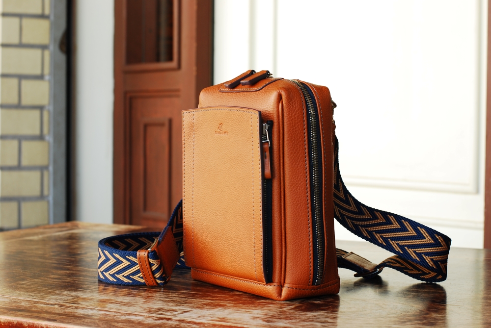 shoulderbag
