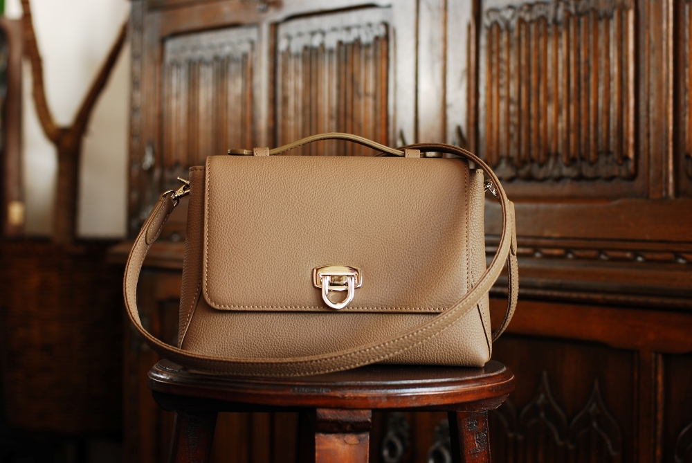 shoulderbag