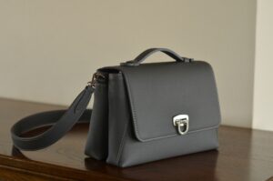 shoulder-bag